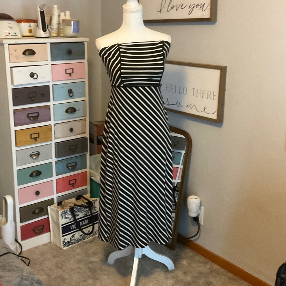 Black and White Striped Strapless Dress